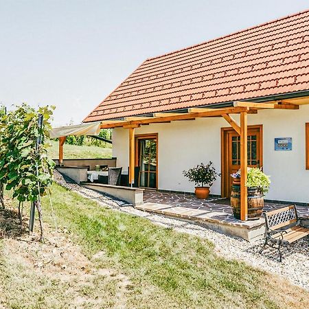 Stunning home in Gaas Weinberg with WiFi&1 Bedrooms Exterior foto