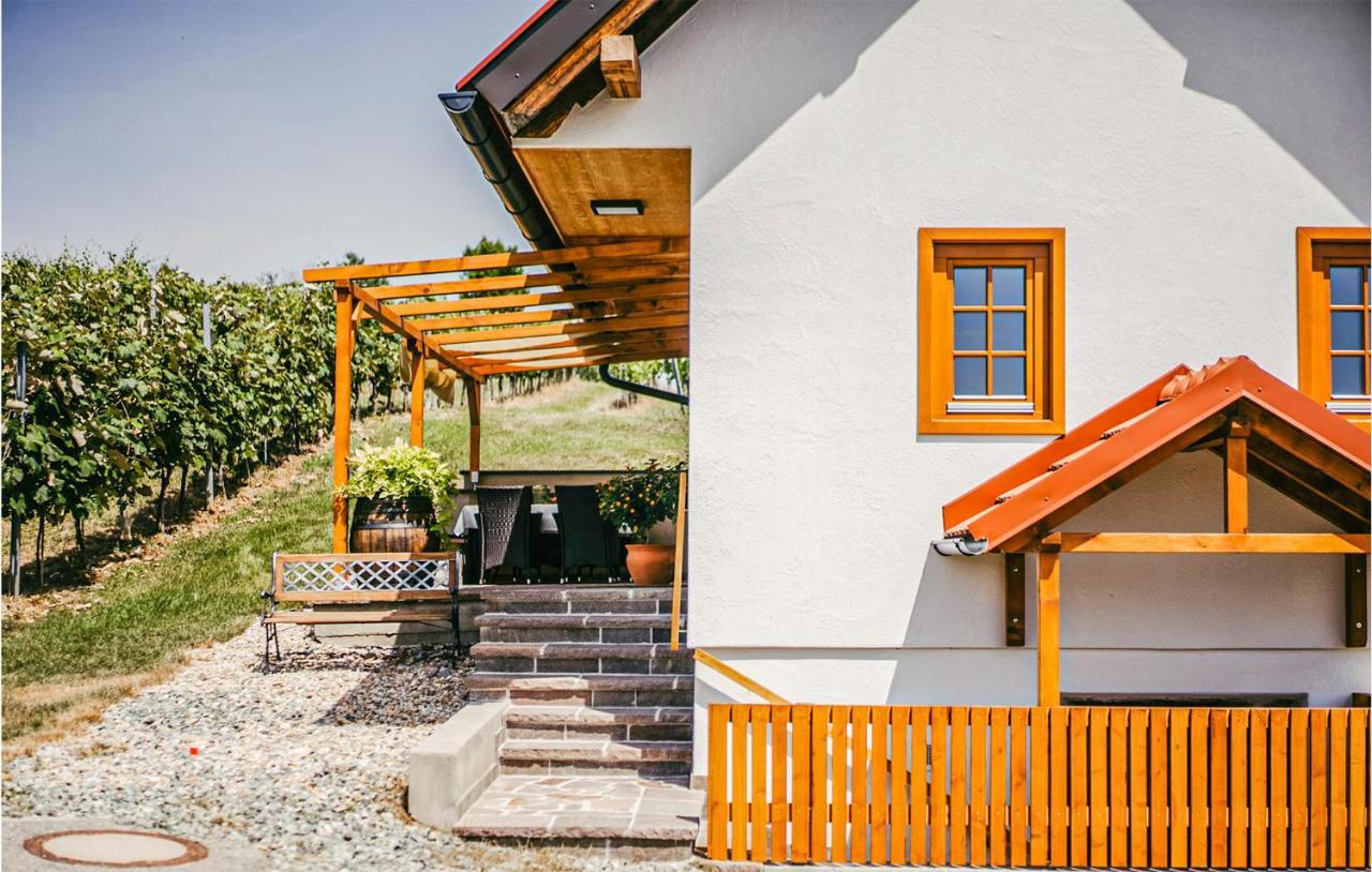 Stunning home in Gaas Weinberg with WiFi&1 Bedrooms Exterior foto
